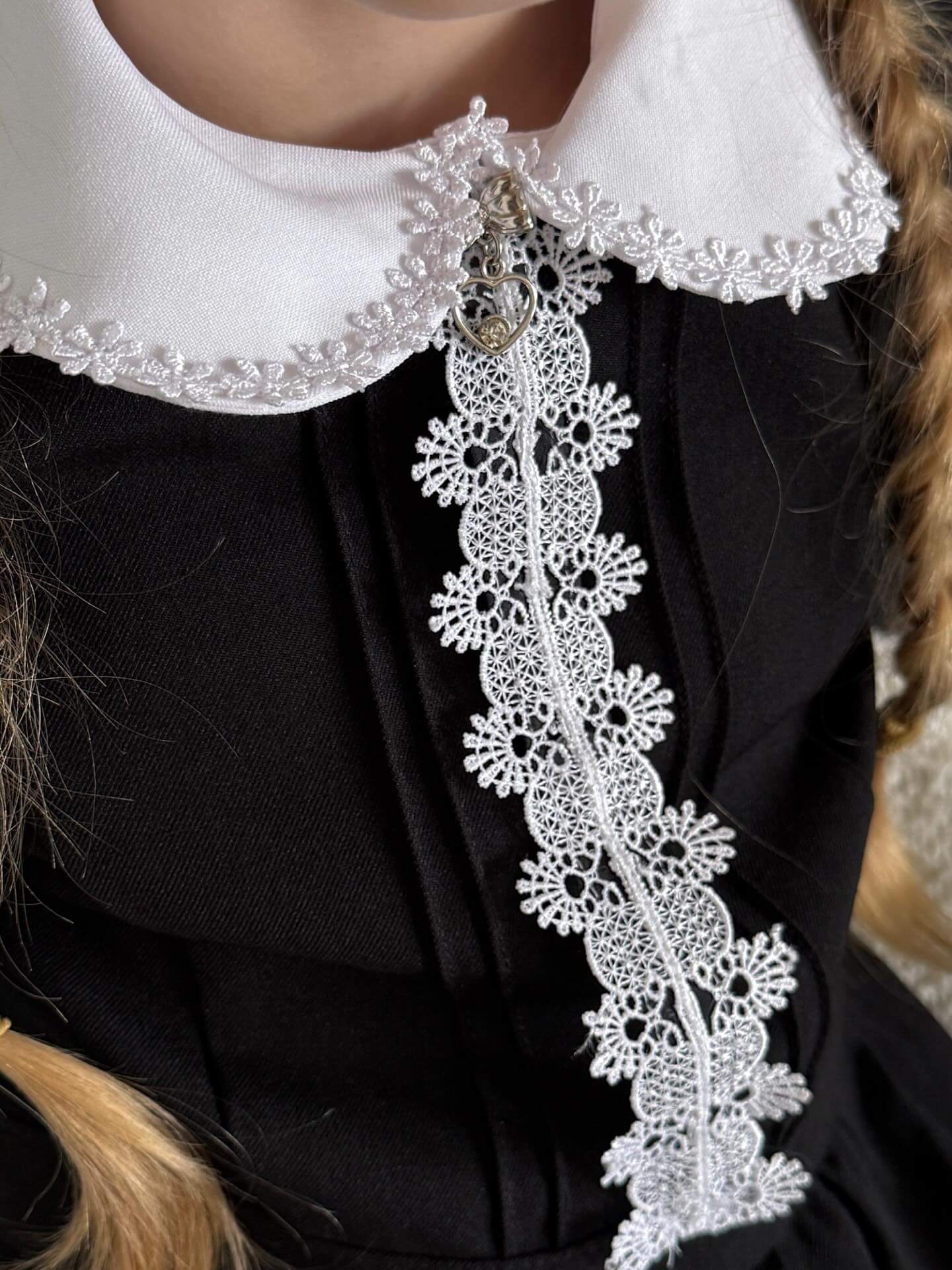 Школьное платье для девочки «Классика» с кружевным воротником